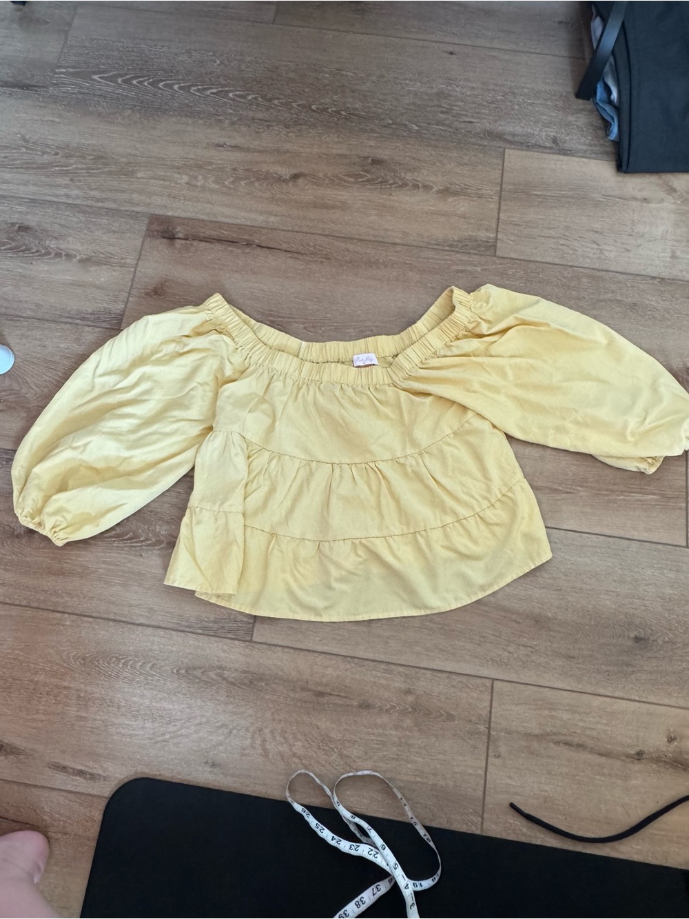 Yellow, off-the-shoulder tiered babydoll blouse Pink Lily Size Large